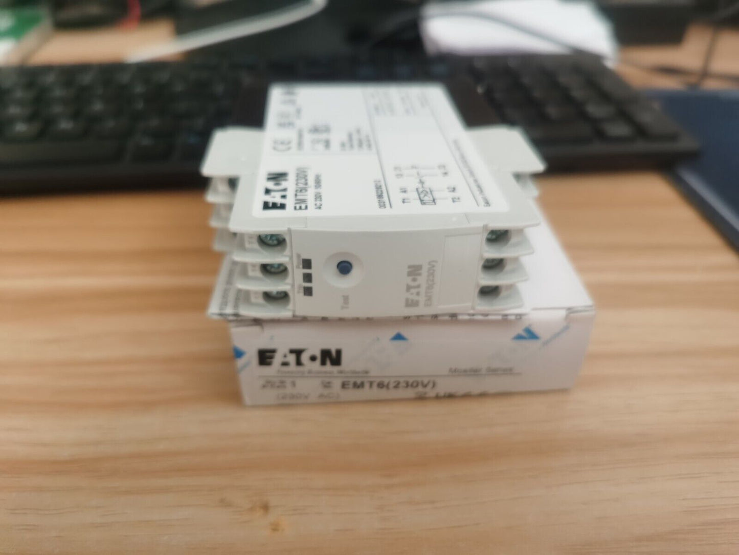 1PCS Eaton Moeller EMT6 Relay 230VAC In Box