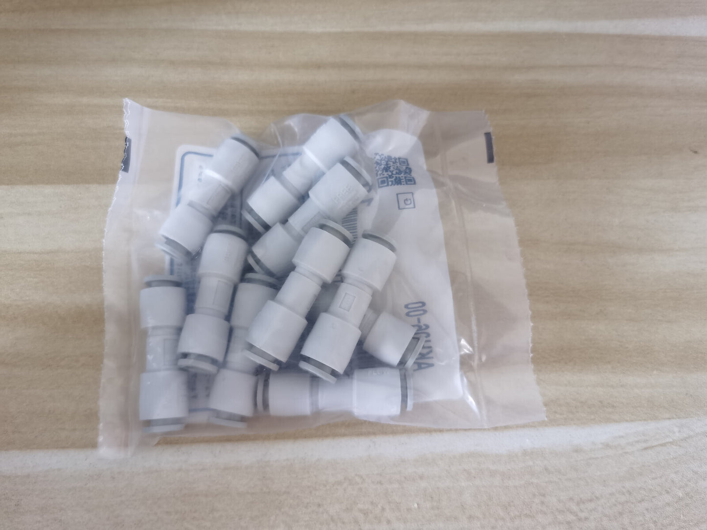 1Bag/10pcs SMC AKH06-00 AKH0600 Valve Free Shipping #SM