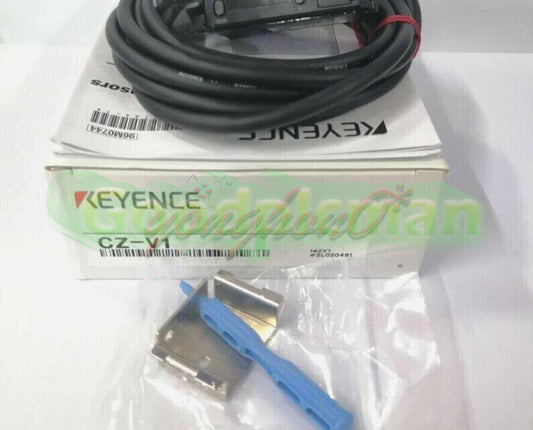 One KEYENCE CZ-V1 Differentiating Sensor Amplifier