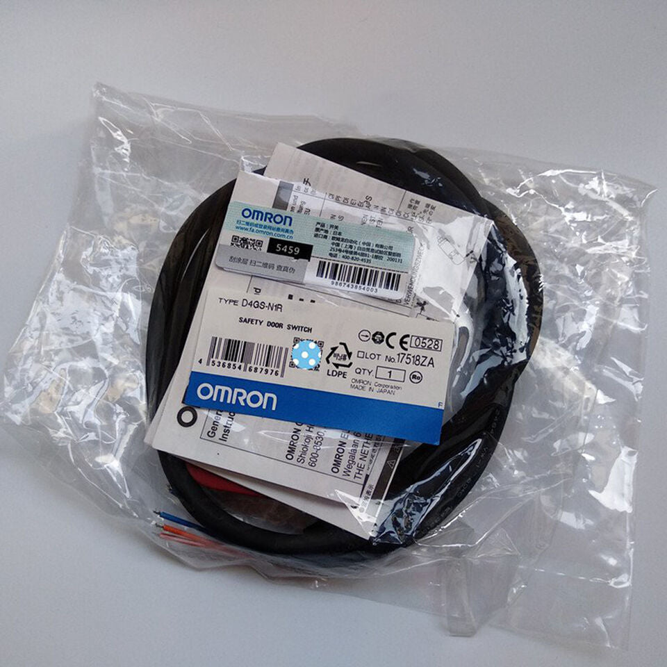 One OMRON D4GS-N1R Safety Door Switch Fast shipping