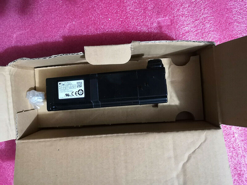 new 1PC YASKAWA AC SERVO MOTOR SGMAV-C2A3A6C C2A3A6C In Box ping - YASKAWA