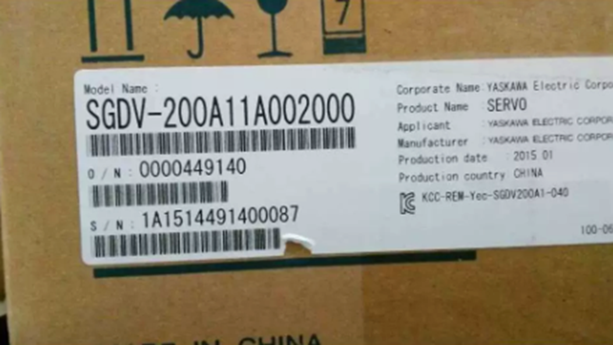 YASKAWA SERVO DRIVER Model: SGDV-200A11A002000 - YASKAWA