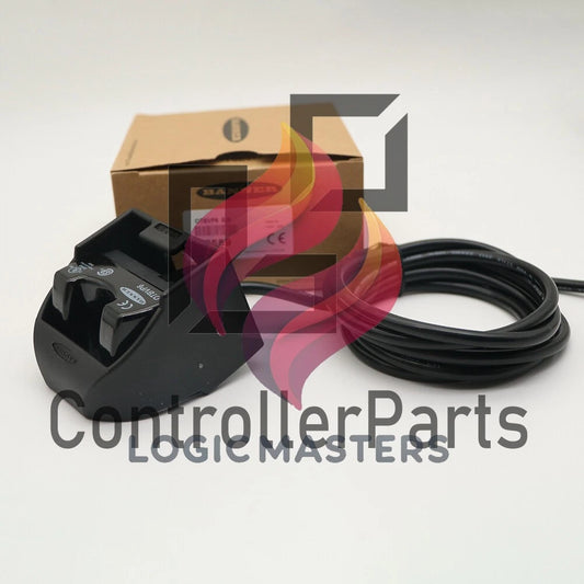 1PCS BANNER OTBVP6 W/Y MOMENTARY TOUCH BUTTON