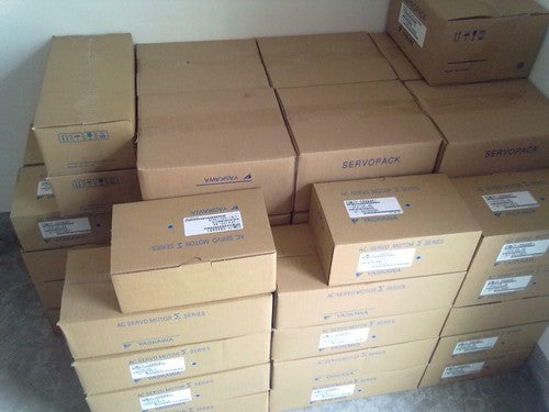 Yaskawa SGMAV-01ANA-YR13 Servo Motor 1PC SGMAV01ANAYR13 ping