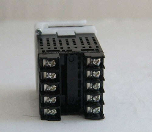 Omron E5CZ-Q2MT Temperature Controller One Free Shipping E5CZQ2MT