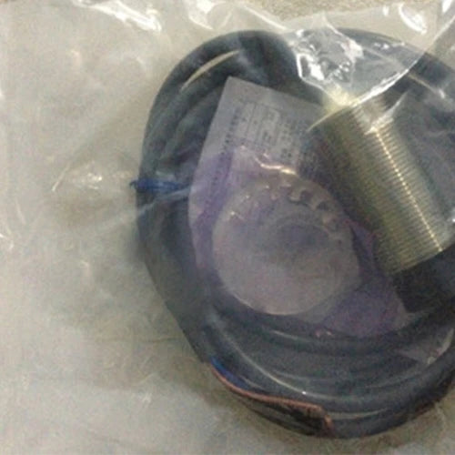 Omron E2A-M30LS15-WP-B3 5M Proximity Sensor One Free Shipping E2AM30LS15WPB3