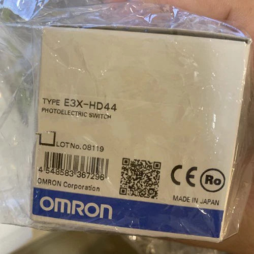 OMRON E3X-HD44 Photoelectric Switch E3XHD44 1PC Free Shipping