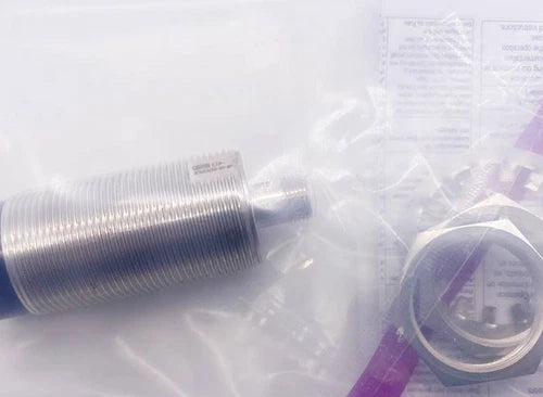 1PC Omron E2A-M30LN30-M1-B1 Proximity Sensor Free Shipping
