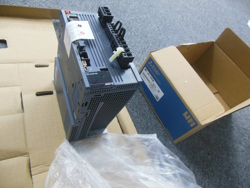 1PC Mitsubishi MR-J4-200A Servo Drive MRJ4200A ping