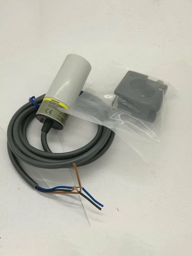 Omron E2K-C25MF2 Capacitive Proximity Switch Free Shipping One E2KC25MF2
