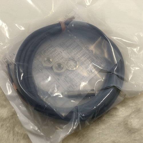 Omron E2E-X1R5E1-Z Proximity Switch Sensor One Free Shipping E2EX1R5E1Z