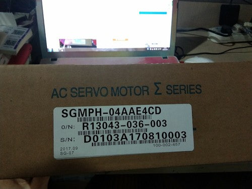 Yaskawa SGMPH-04AAE4CD Servo Motor 1PC SGMPH04AAE4CD ping