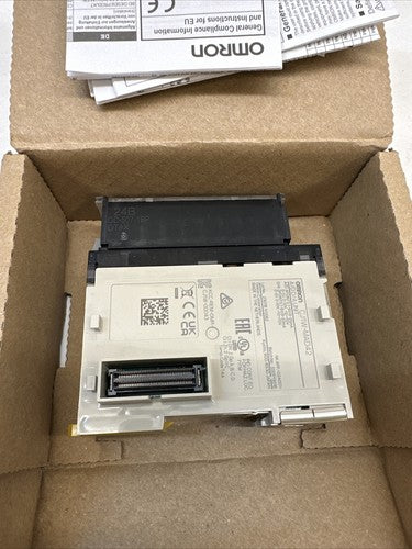 Omron CJ1W-MAD42 Analog PLC Module One ping CJ1WMAD42