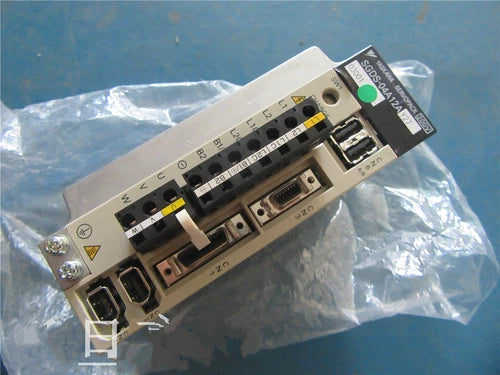 Yaskawa SGDS-04A12AY27 Servo Driver 1PC ping SGDS04A12AY27