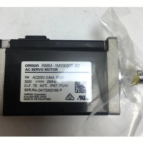 Omron R88M-1M10030T-S2 Servo Motor 1PC ping R88M1M10030TS2