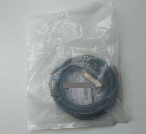 Omron E2EZ-X4D1-N Proximity Sensor One E2EZX4D1N Free Shipping