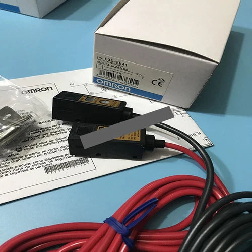Omron E3S-2E41 Photoelectric Switch One Free Shipping E3S2E41