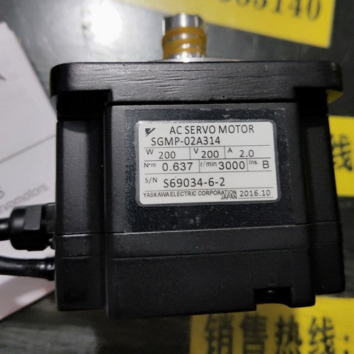 Yaskawa SGMP-02A314 Servo Motor 1PC ping SGMP02A314