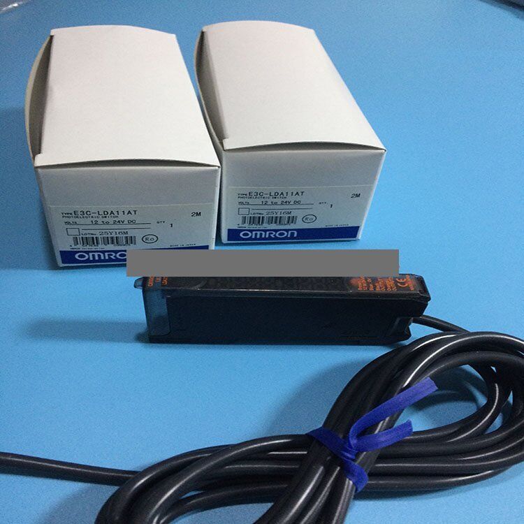Omron E3C-LDA11AT - Photoelectric Switch - 120V AC - 120Hz - 100% accuracy - 1000 lumen - OMRON