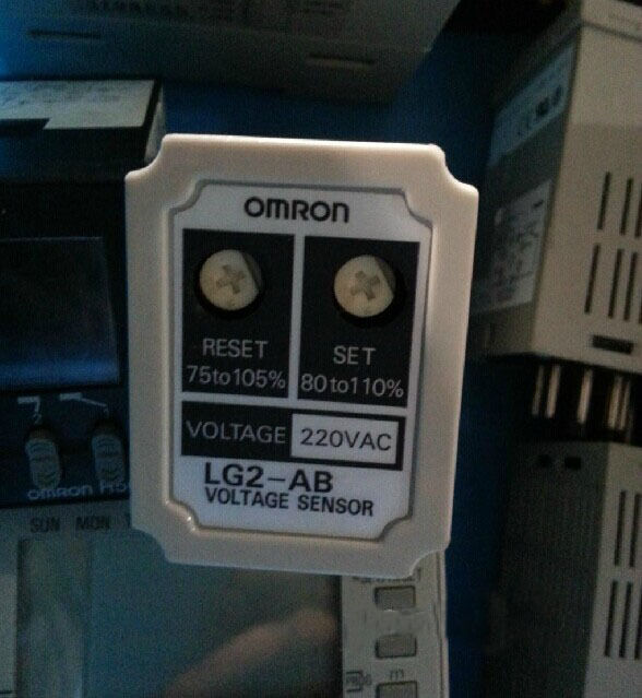 new Omron LG2-AB 220VAC Voltage Sensor One LG2AB - OMRON