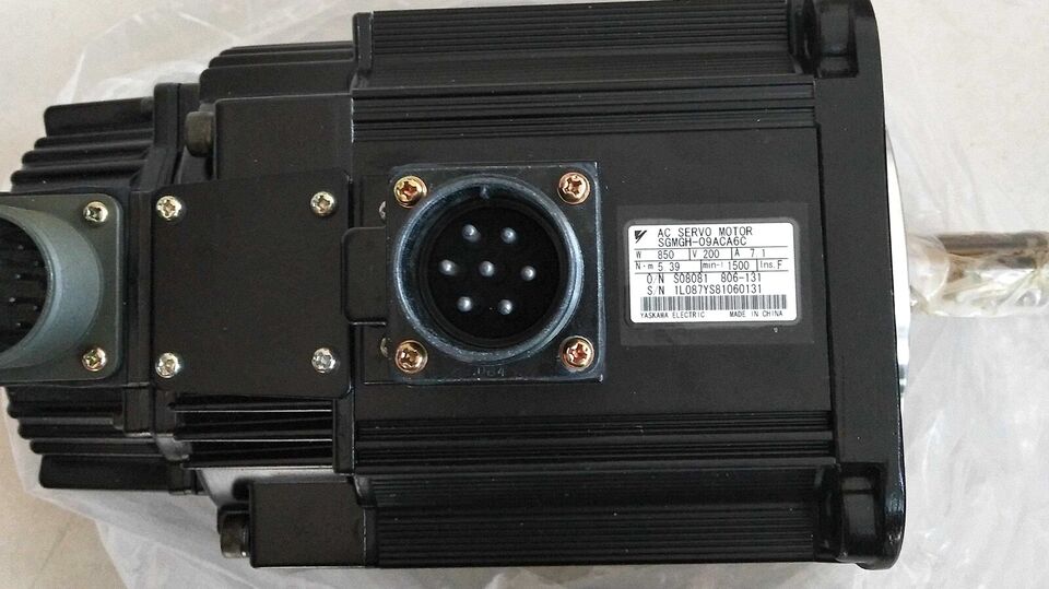 Yaskawa SGMGH-09ACA6C Servo Motor - YASKAWA