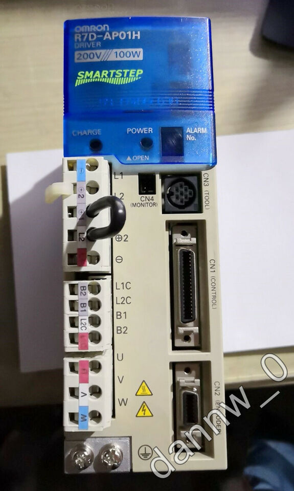 new Omron R7D-AP01H AC Servo Drive - OMRON