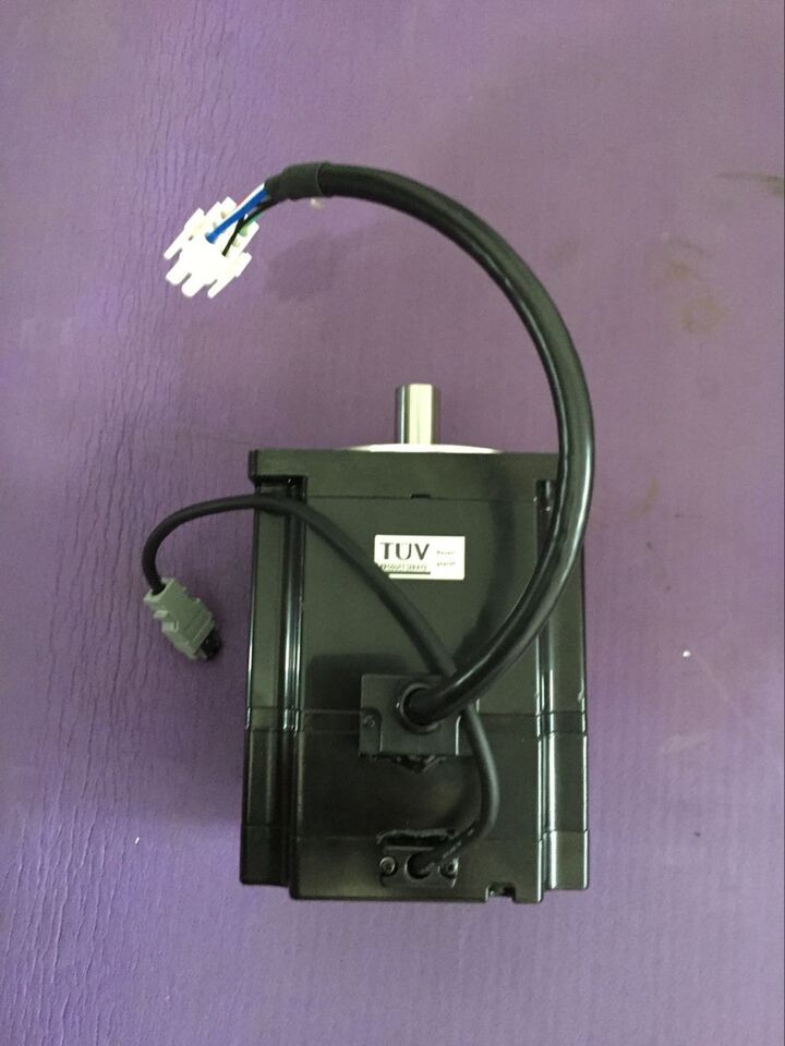 new 1PC YASKAWA SGMPH-15AAA61 Servo Motor SGMPH15AAA61 In Box ping - YASKAWA