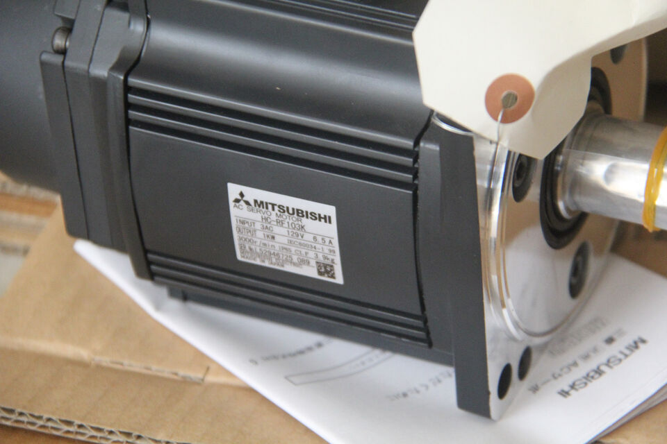 new 1PC Mitsubishi HC-RF103K SERVO MOTOR In Box ping - MITSUBISHI