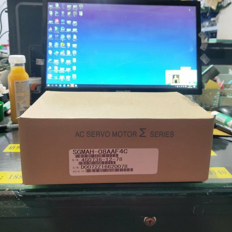 new YASKAWA SGMAH-08AAF4C 1PC Servo Motor In Box ping