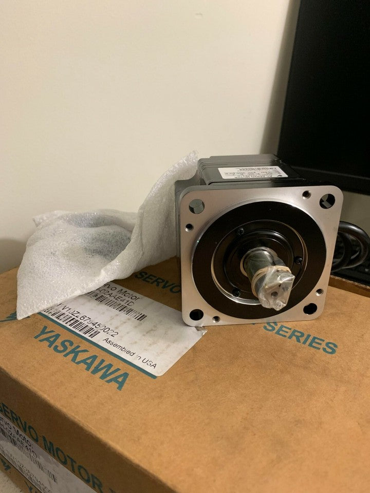 new 1PC YASKAWA SGMPH-02AAE41D Servo Motor In Box ping