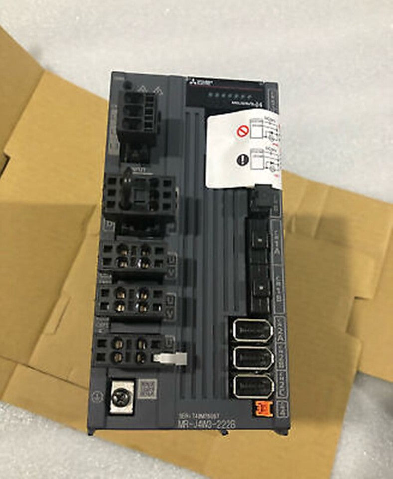 new 1PCS Mitsubishi MR-J4W3-222B Servo Drive MRJ4W3222B ping