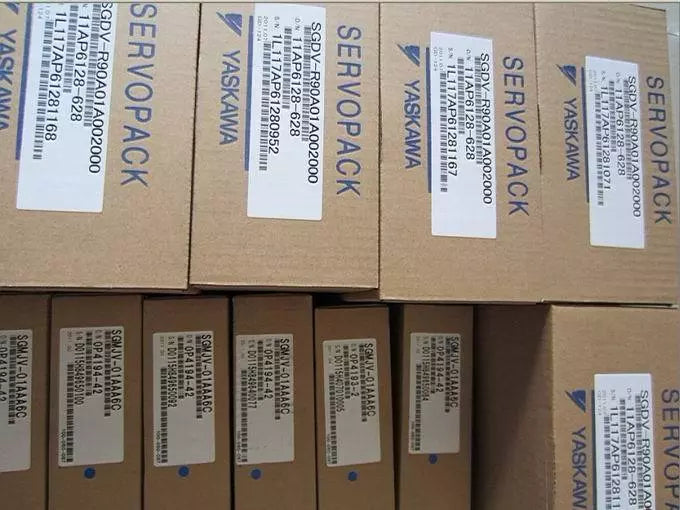new 1PC Yaskawa SGDV-5R5A15A Servo Drive SGDV5R5A15A In Box ping