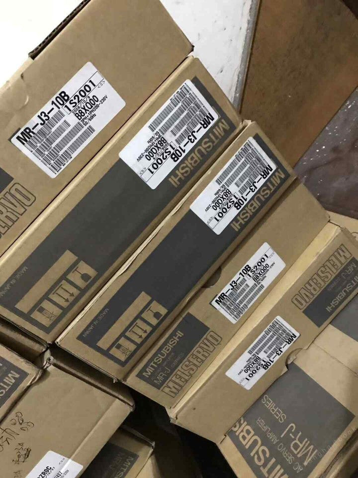 new 1PC Mitsubishi MR-J2S-10A1-PE042 Servo Drive In Box ping
