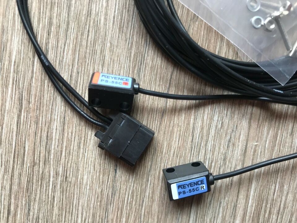 Keyence PS-55C Photoelectric Sensor - compact sensor for precise measurements - KEYENCE