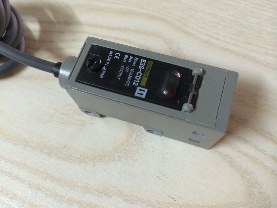Omron E3SCD12 Proximity Sensor Switch - OMRON