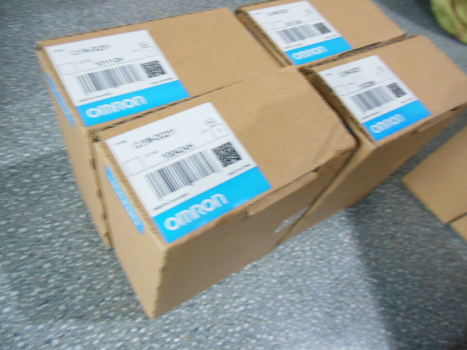 Omron CJ1WOC211 - OMRON