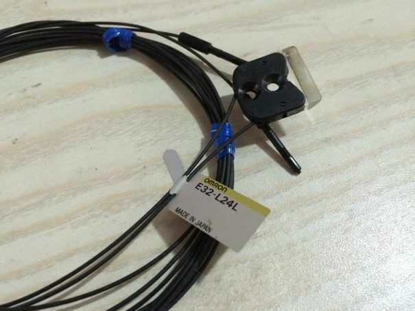 Omron E32-L24L Fiber Optic Sensor E32L24L One - OMRON