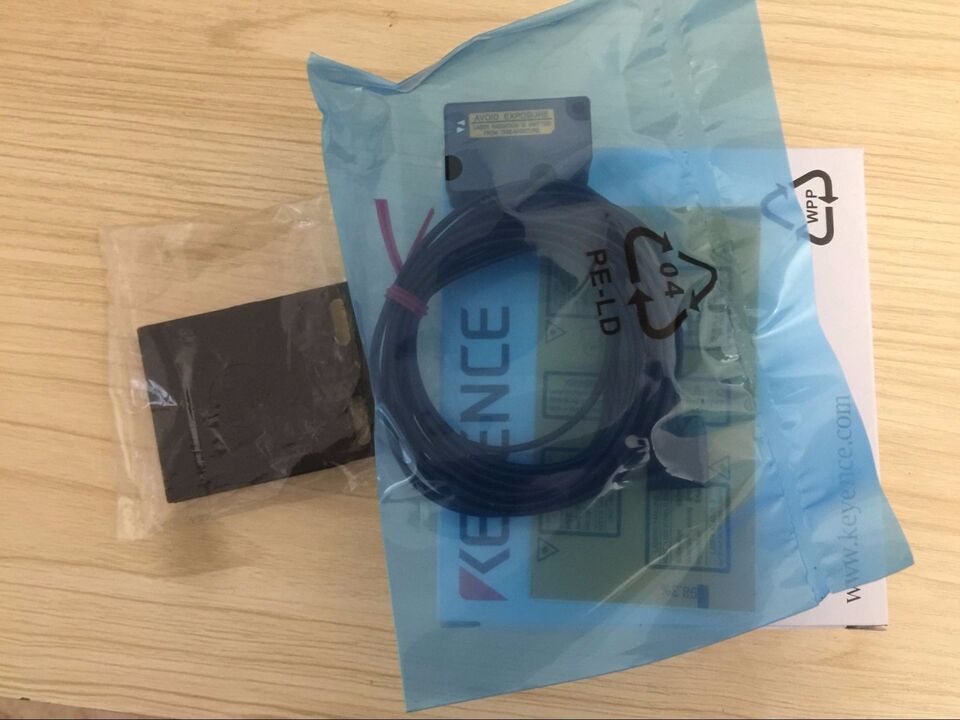 new 1PC Keyence LV-H62 Laser Sensor LVH62 - KEYENCE