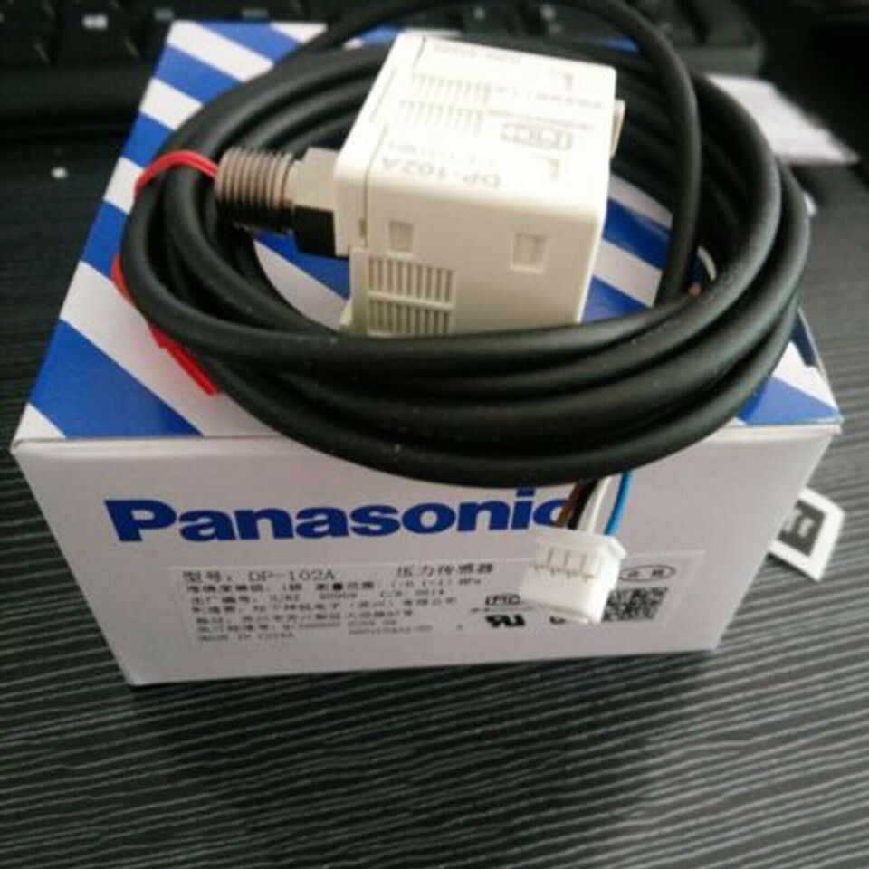 new Panasonic DP-102A Pressure Sensor 1PC DP102A - PANASONIC