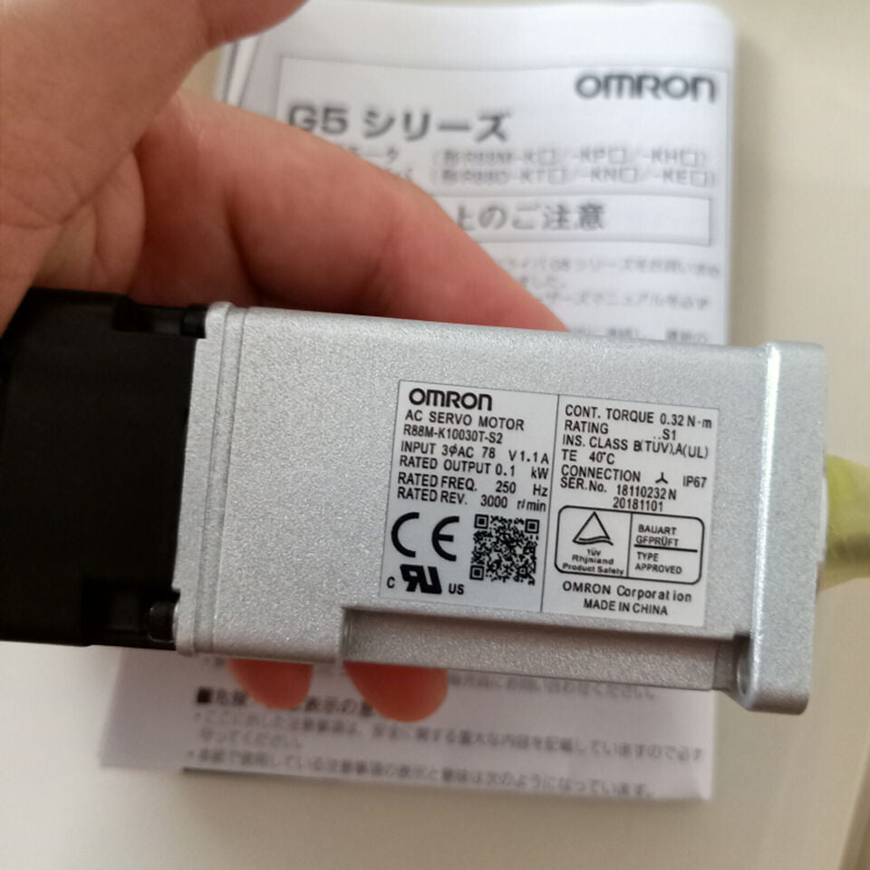 new One Omron R88M-K10030T-S2 Servo Motor R88MK10030TS2 - OMRON