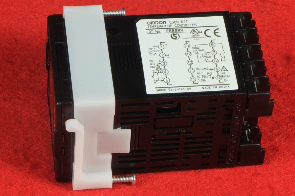 Omron Temperature Controller E5CNQ2T 100-240VAC - OMRON