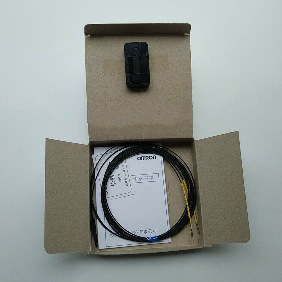 Omron E32ZT22B Fiber Optic Sensor - 1PC In Box - OMRON