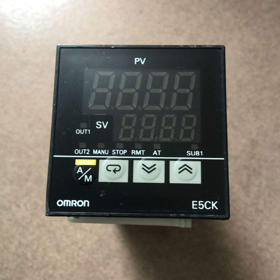 new Omron E5CK-QR103 Temperature Controller One ping E5CKQR103 - OMRON