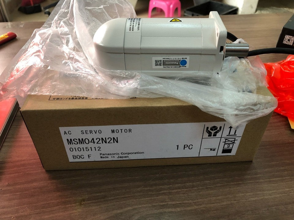 new One Panasonic MSM042N2N AC Servo Motor In Box ping