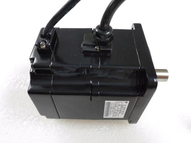new YASKAWA SGMPH-02AAA2C 1PC Servo Motor In Box ping