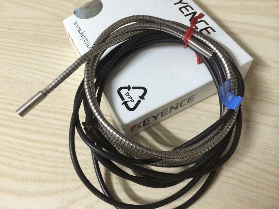new 1PC Keyence EH-305S Proximity Sensor In Box EH305S - KEYENCE