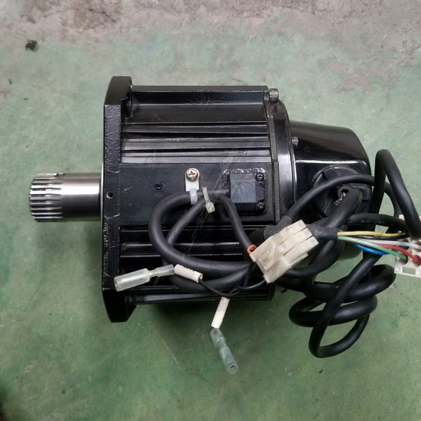 Used Yaskawa Electric SGMRS-06A2B-YR11 Tested In Good Condition - YASKAWA