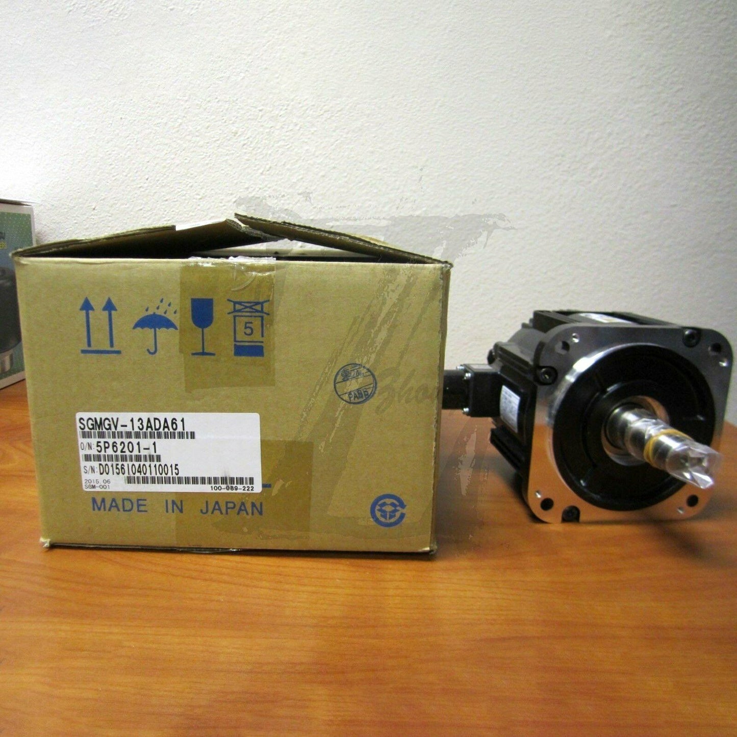 NEW Yaskawa AC Servo Motor SGMVG-13ADA61 - YASKAWA