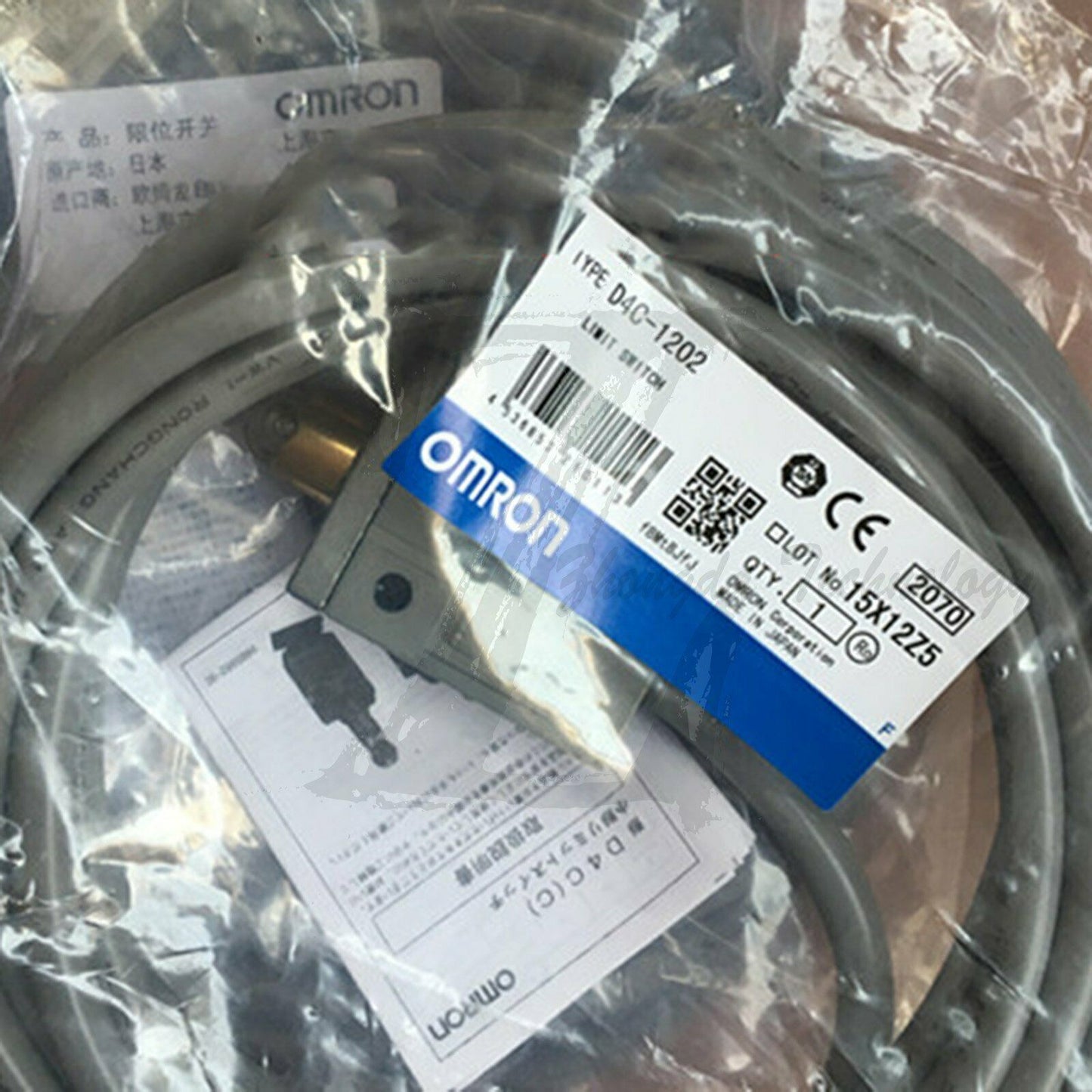 NEW OMRON travel limit switch D4C-1202 quality assurance - OMRON