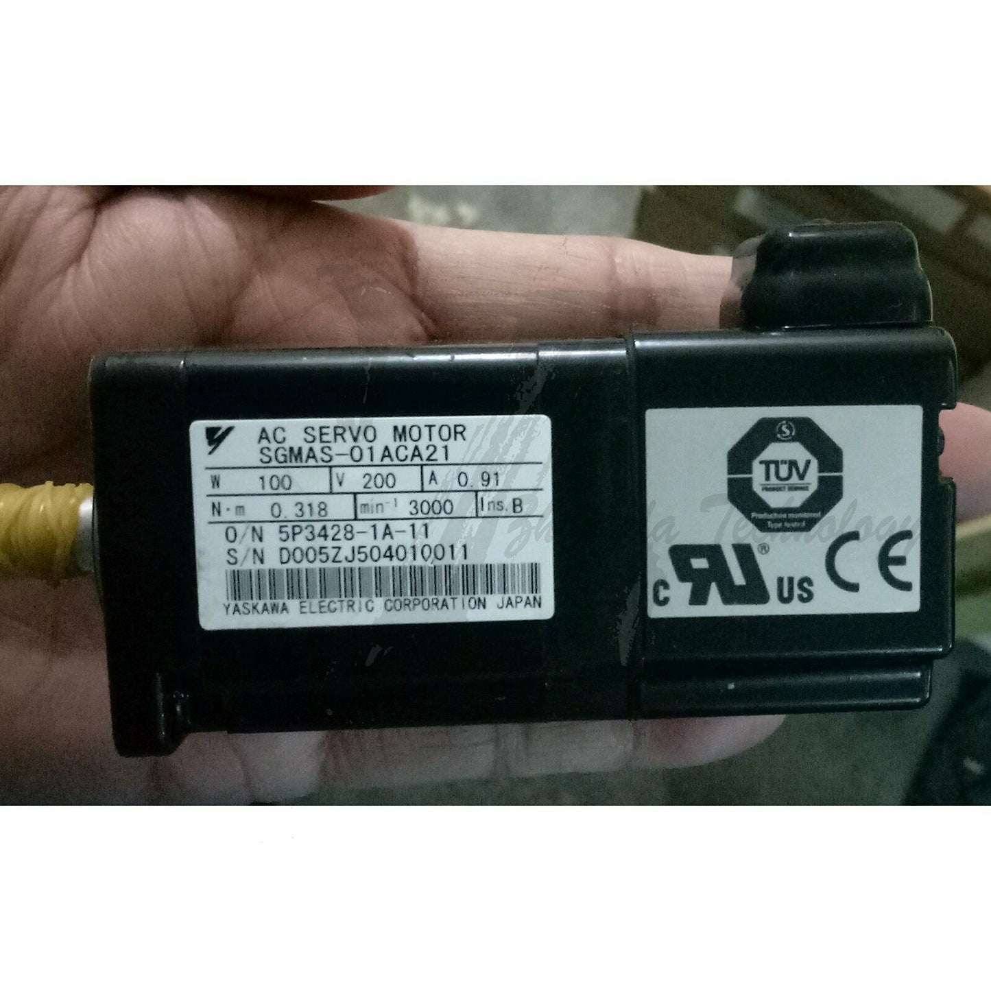 New In Box Yaskawa SGMAS-01ACA21 AC servo motor - YASKAWA